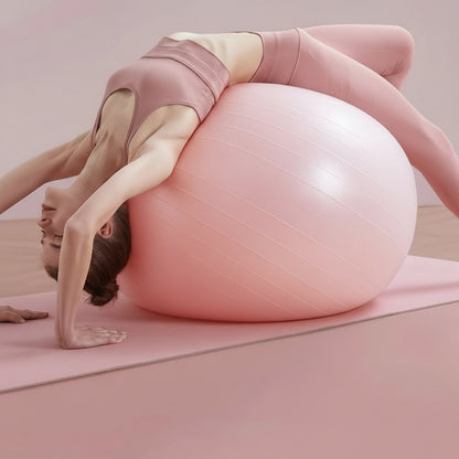 femme enceinte couchee ballon pour grossesse rose pvc
