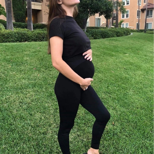 femme enceinte jardin legging sport grossesse