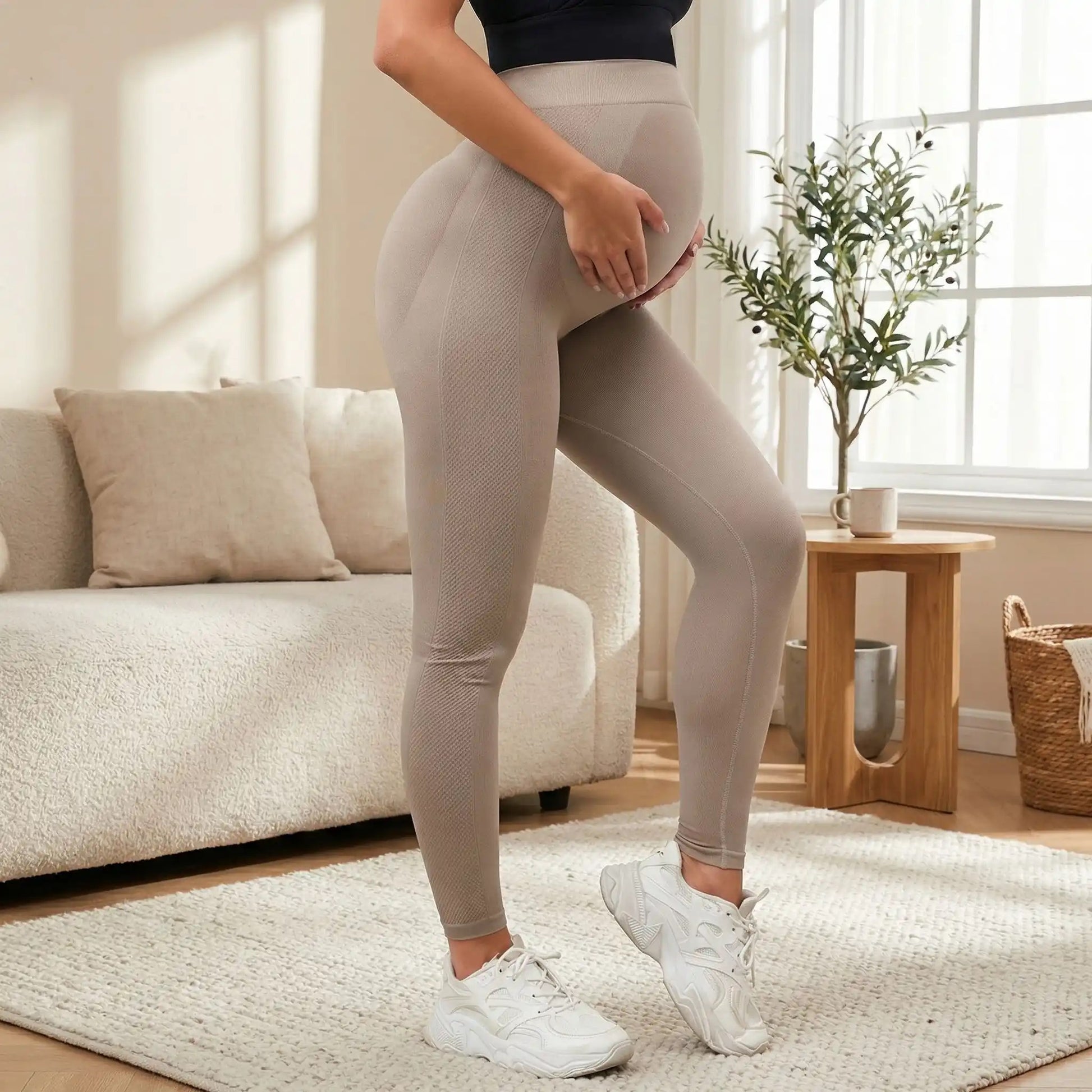 femme enceinte leggings de grossesse taille haute slim main ventre