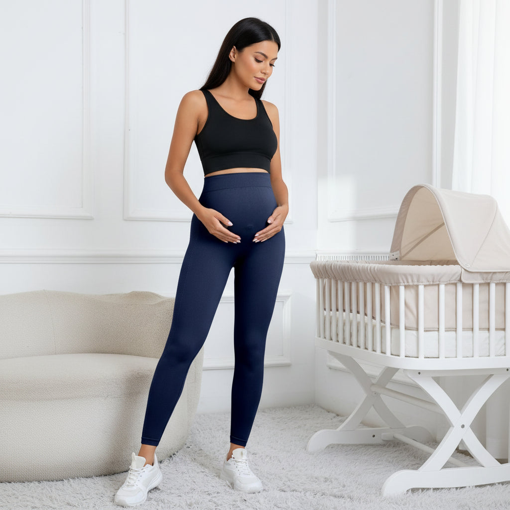 femme enceinte porant legging sport grossesse bleu marine