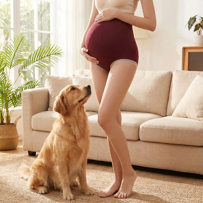 femme enceinte portant culottes grossesse rouge bordeau