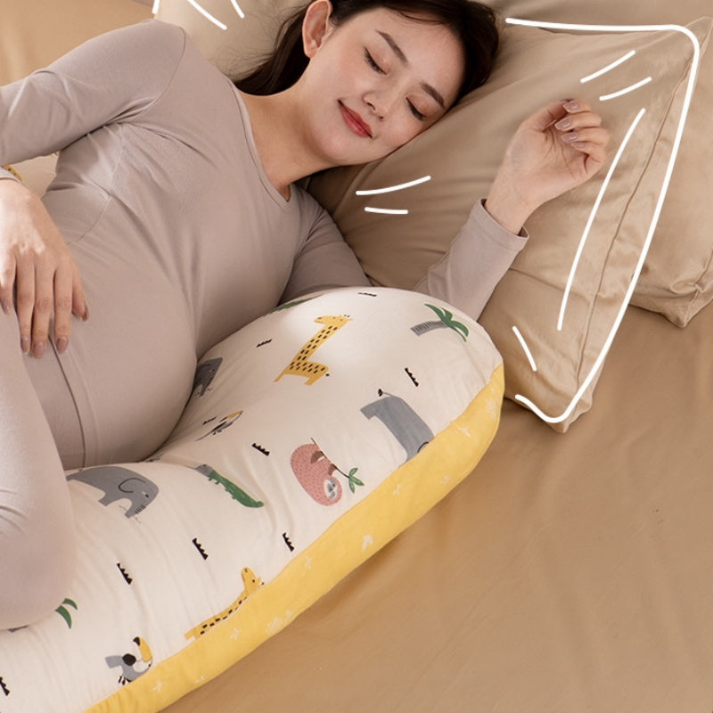 femme enciente repose coussin de grossesse