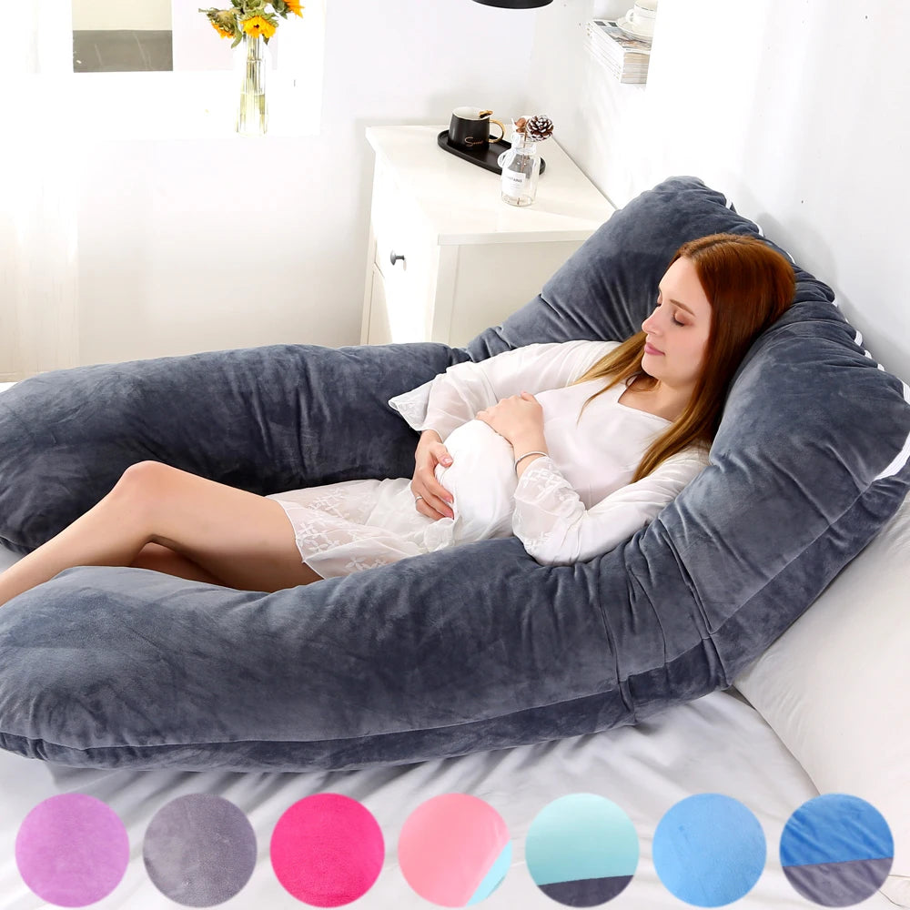 maman dort coussin de grossesse lombaire touche son ventre