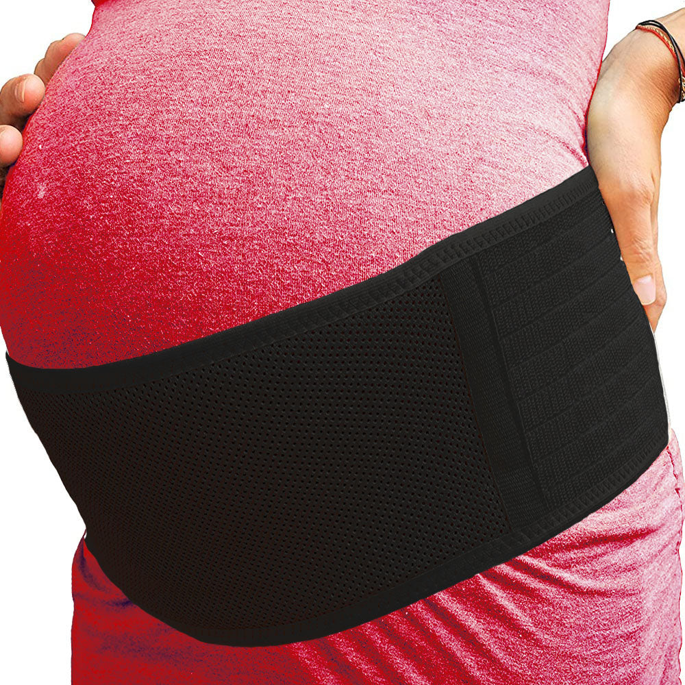 maman enceinte portant ceinture grossesse noire